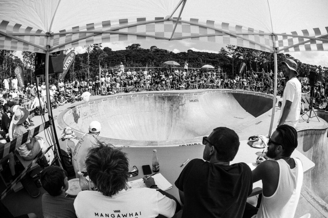 Rico Henare, frontside stalefish while the judges look on. Photo by David Read