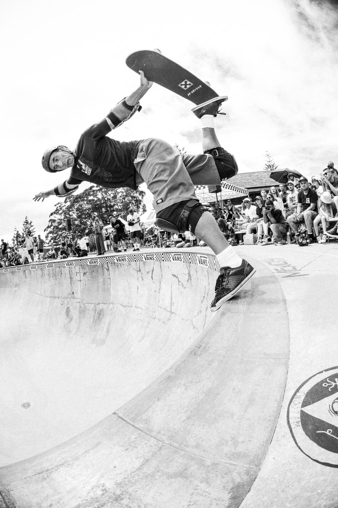 Dave Crabb, backside boneless. Photo by David Read.