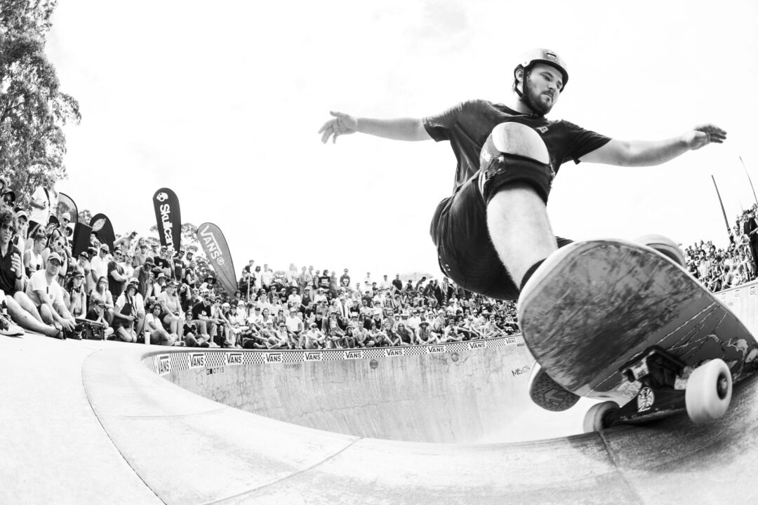Luke Haywood, Smith grind.