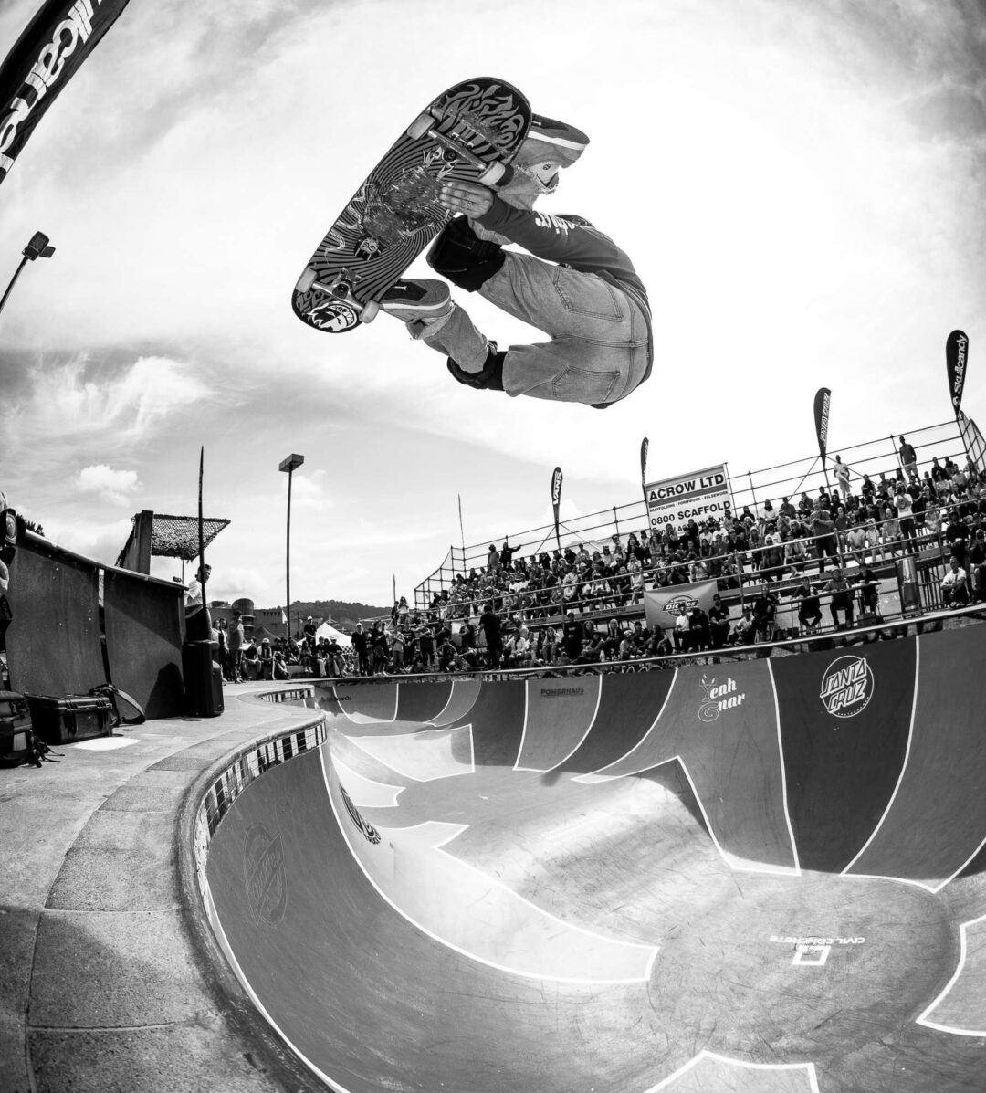 Niwa Shewry, frontside stalefish, Photo by David Read