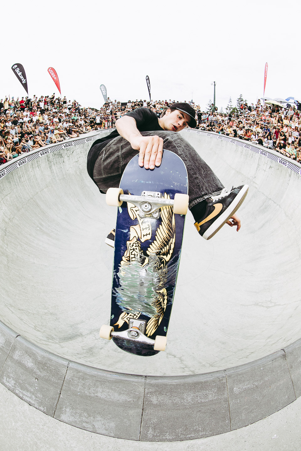 Derek de Souza, airwalk to fakie.