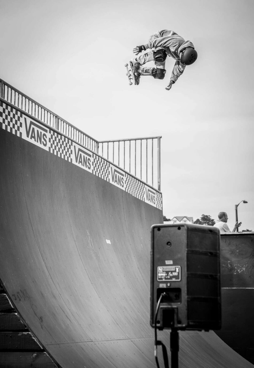 Louis, backside ollie.