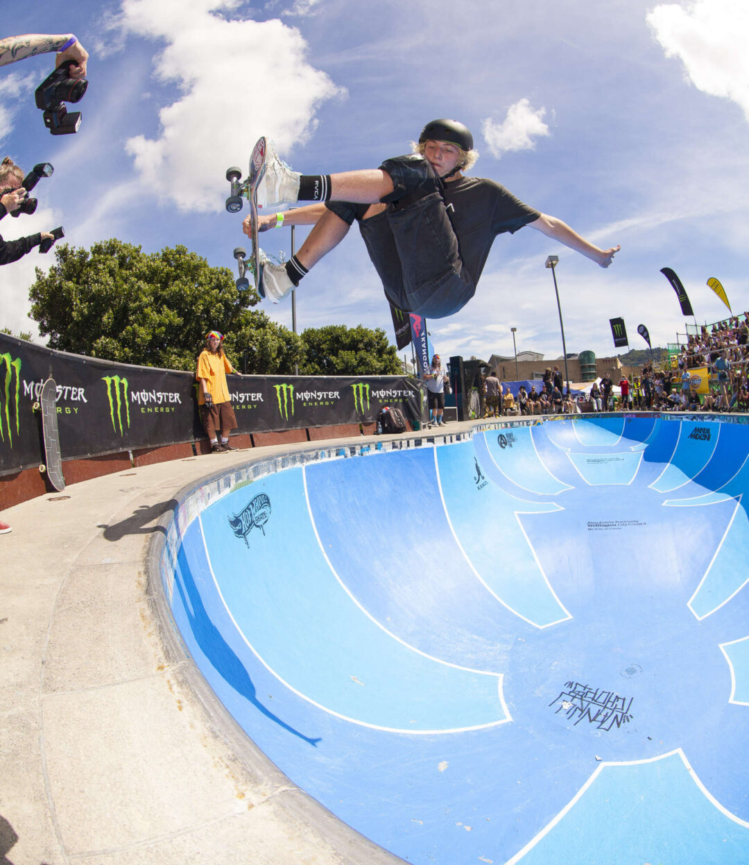 Jett De Haan, frontside air.