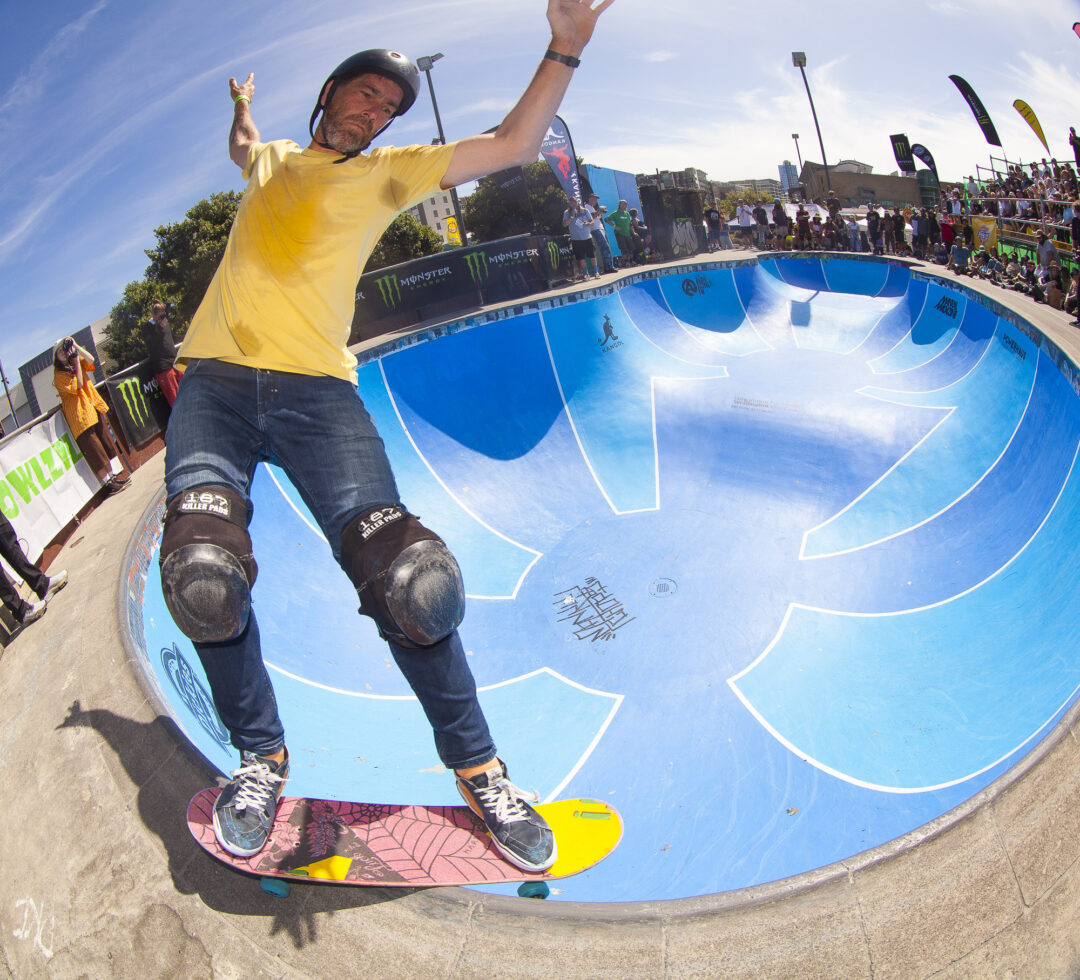 Ramon Thackwell, Smith grind.