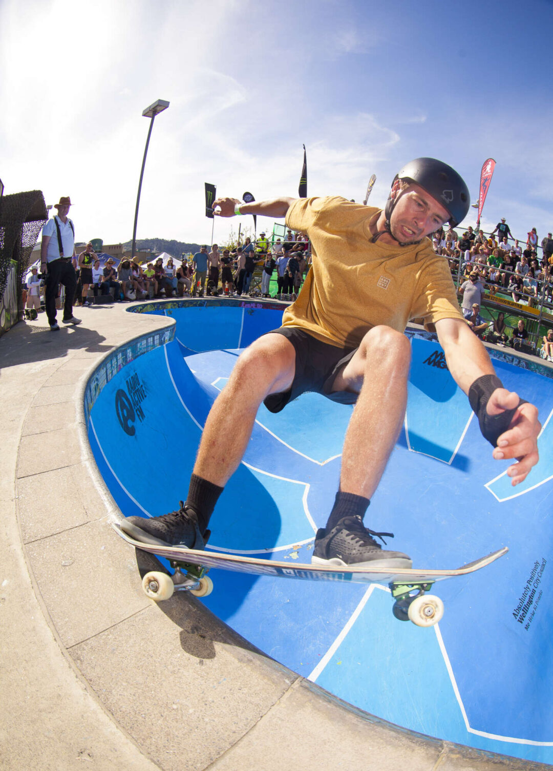 Brynn, frontside five-0.