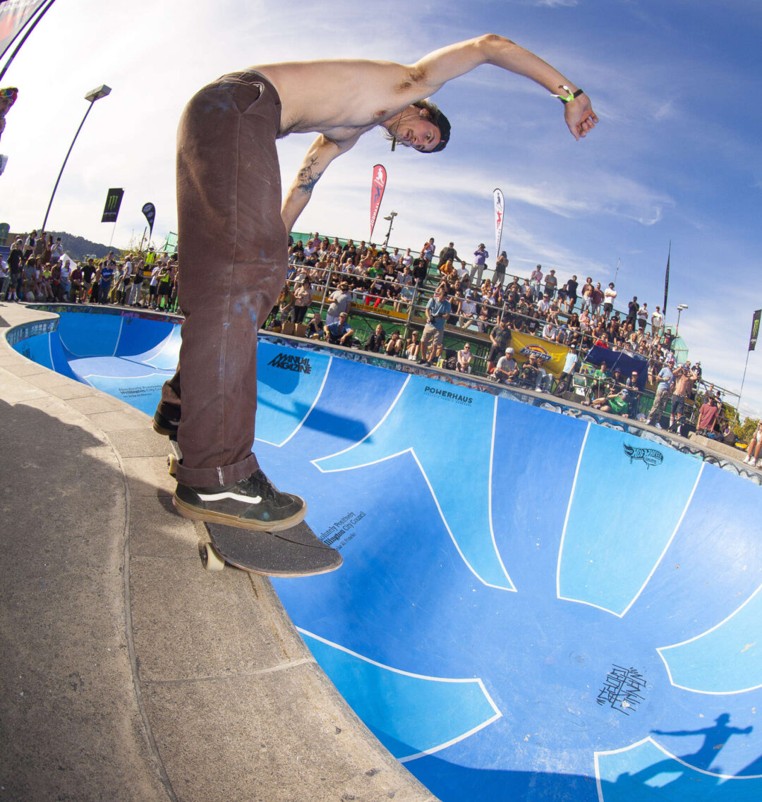 Zef Robinson, 50-50 around the hip.