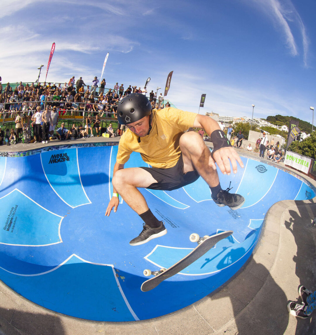 Brynn Fraider, blunt kickflip to fakie.