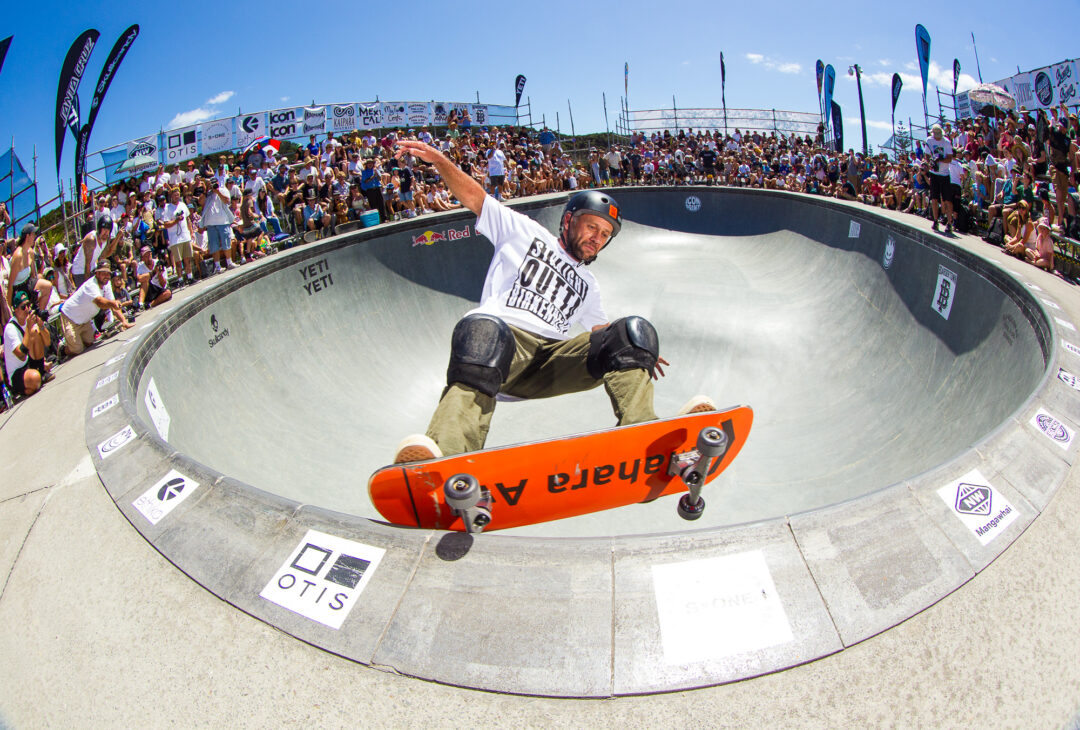 Hayden McDermott, frontside five-0 grind.