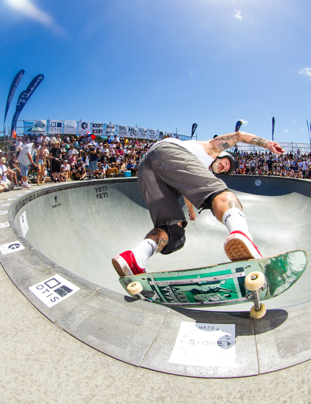Stephen Nickolls, cab backside feeble.