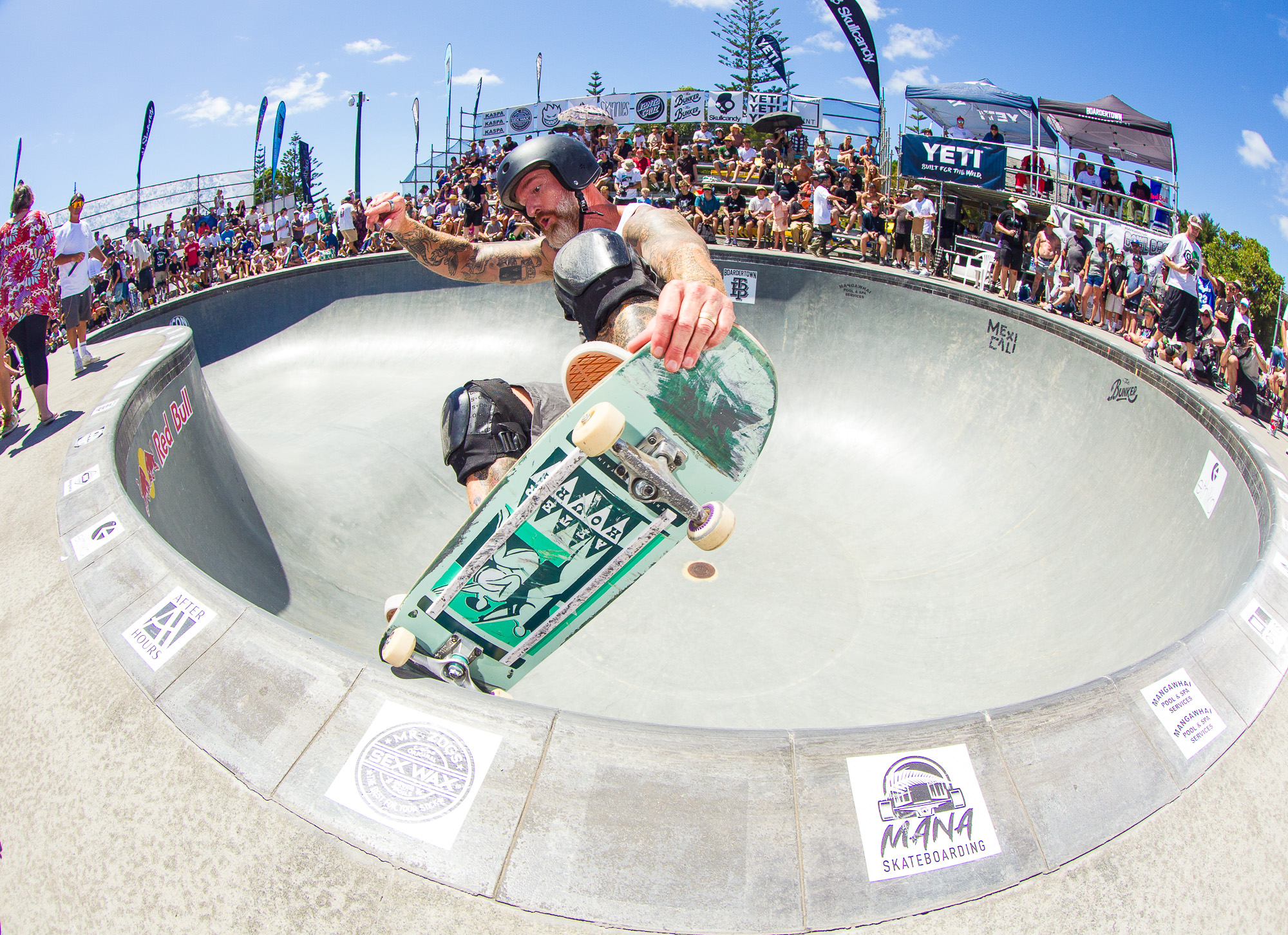 Stephen Nickolls, frontside tailgrab nosegrind.