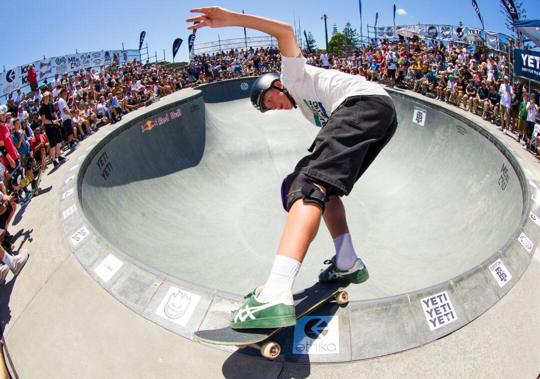Oska Lundberg, backside feeble grind.