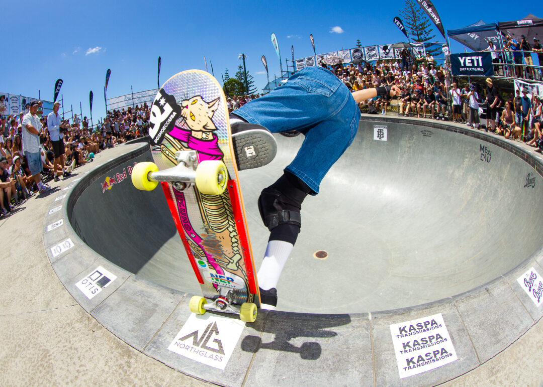 Mizuho Hasegawa, backside bluntslide.