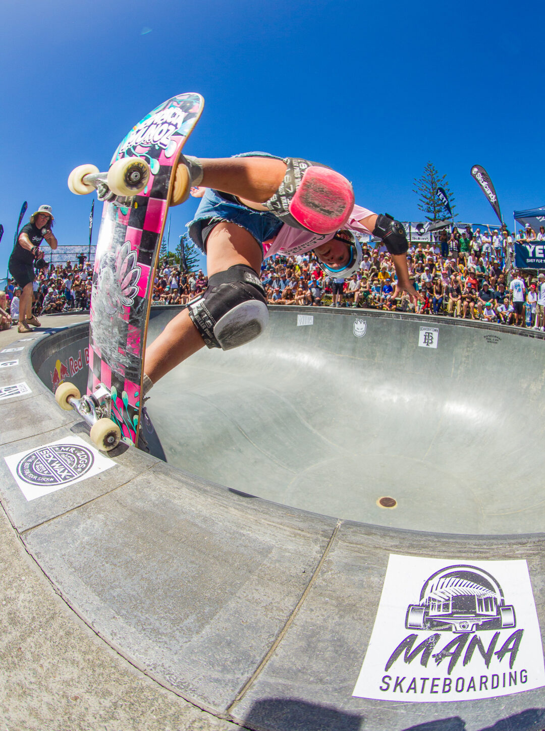 Ignacia Munoz, backside bluntslide.