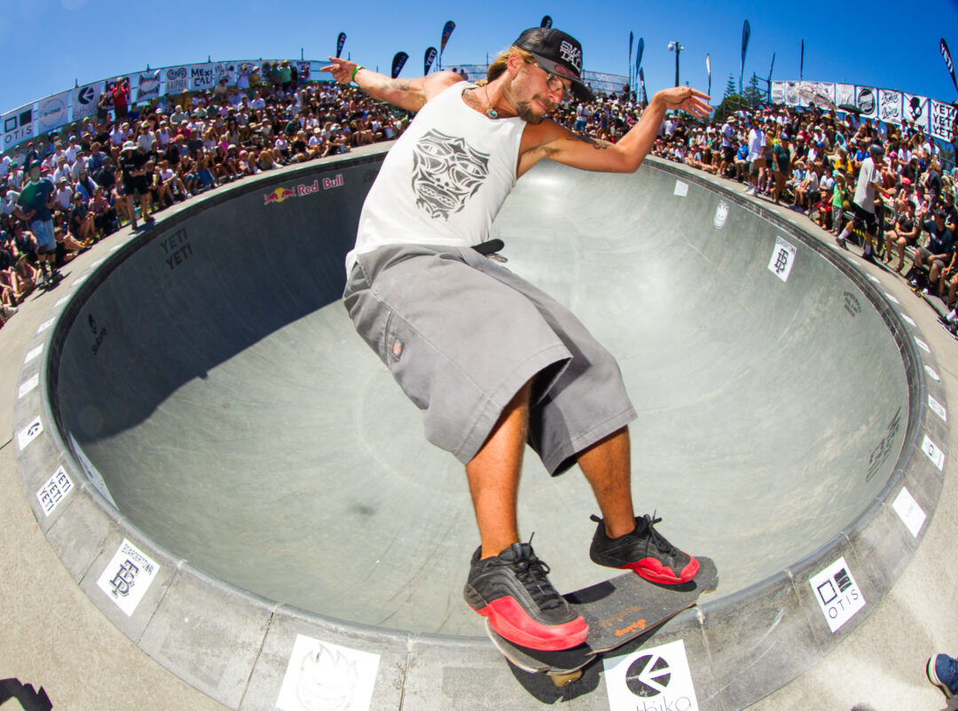 Noah Winningham, frontside Smith grind.