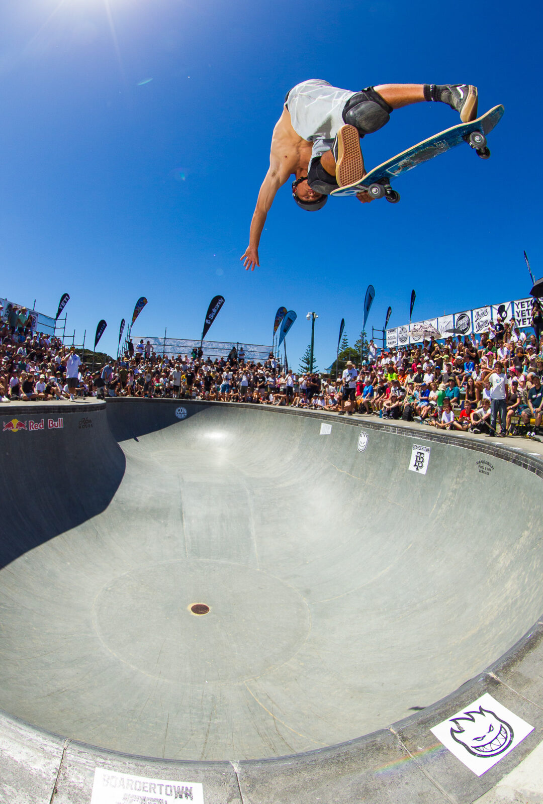 Zedyn Fellows, backside crossbone air.