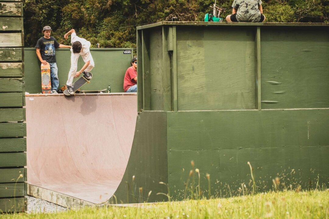 Derek De Souza, backside nosegrind.