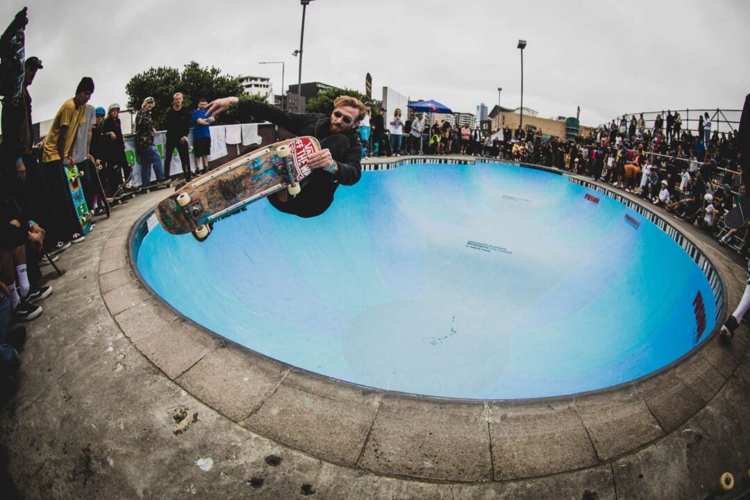 Mike Bancroft, lien air.
